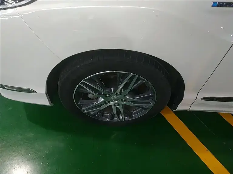 Honda Elysion 2.0 L Hybrid Luxury