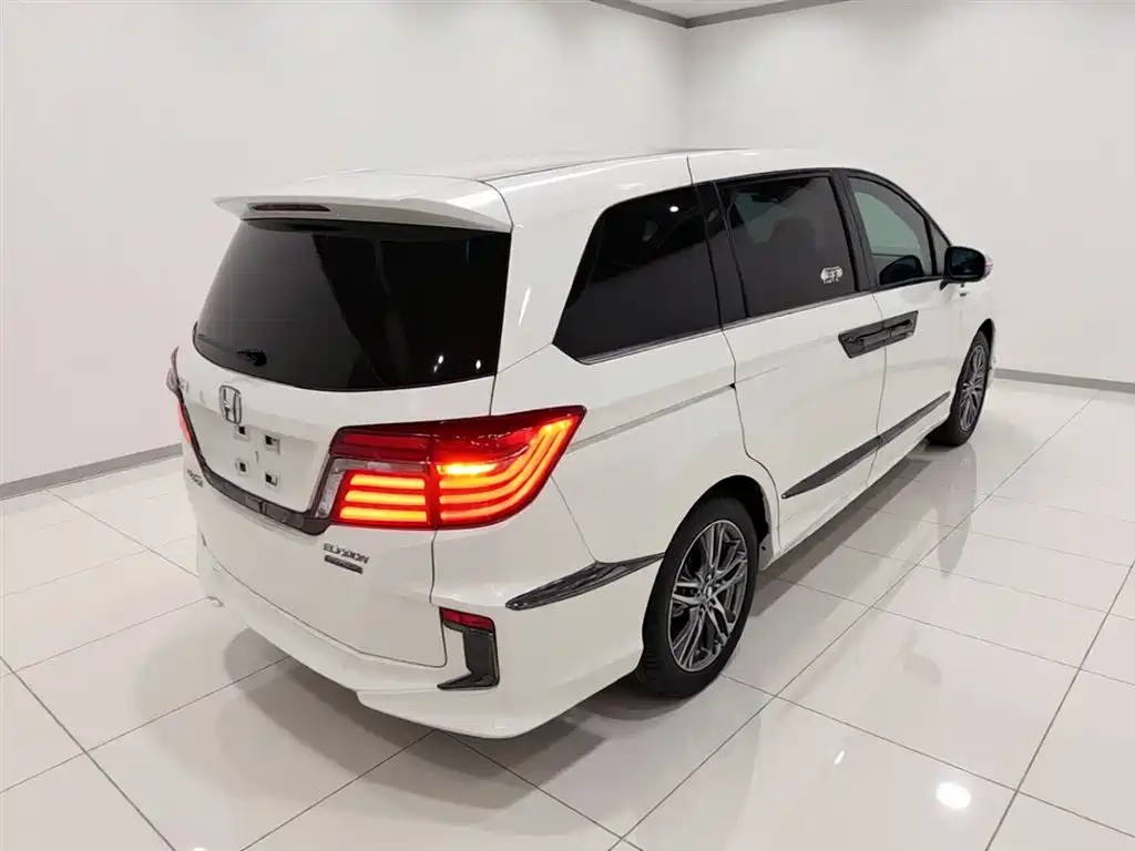 Elysion 2.0 L Hybrid Luxury