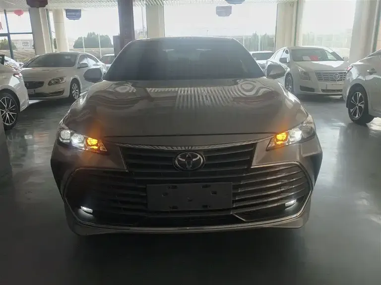 Toyota Avalon 2.0 L Luxury CN-VI