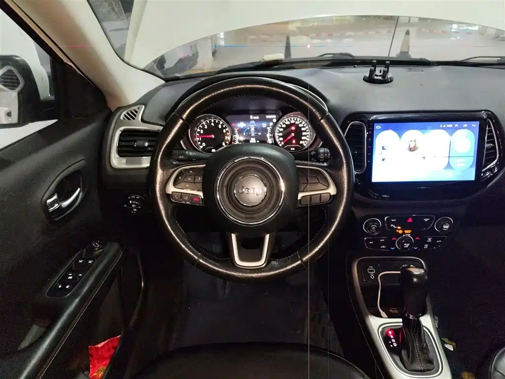 Compass 200 T Auto Home Enjoyment