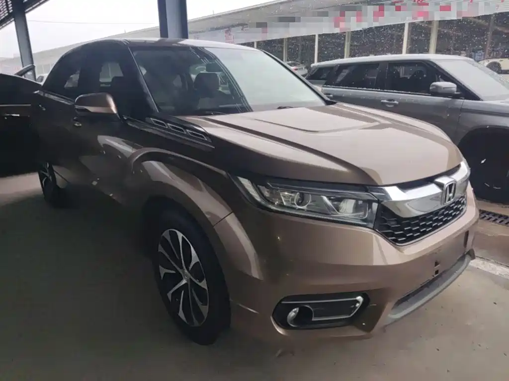 Avancier 240 TURBO 2 WD Luxury