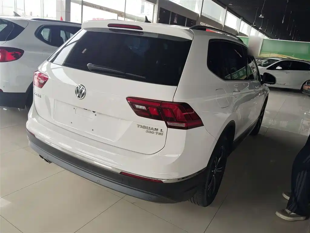 Tiguan L 330 TSI Auto 2 WD Panoramic Comfort CN-VI