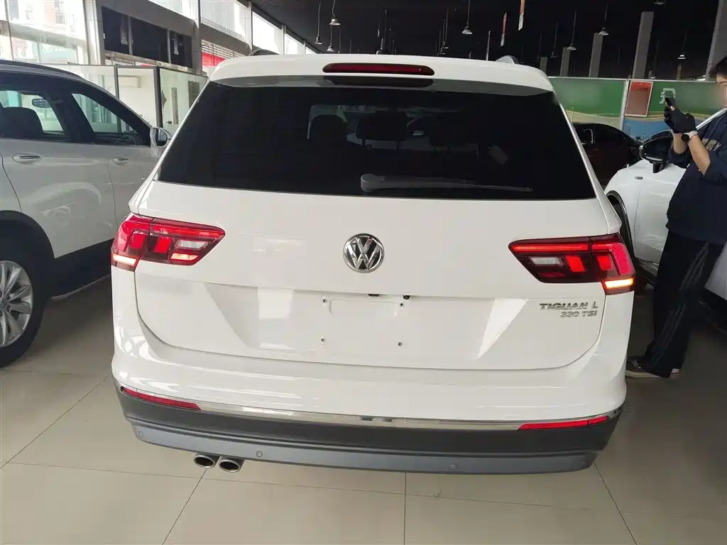 Tiguan L 330 TSI Auto 2 WD Panoramic Comfort CN-VI
