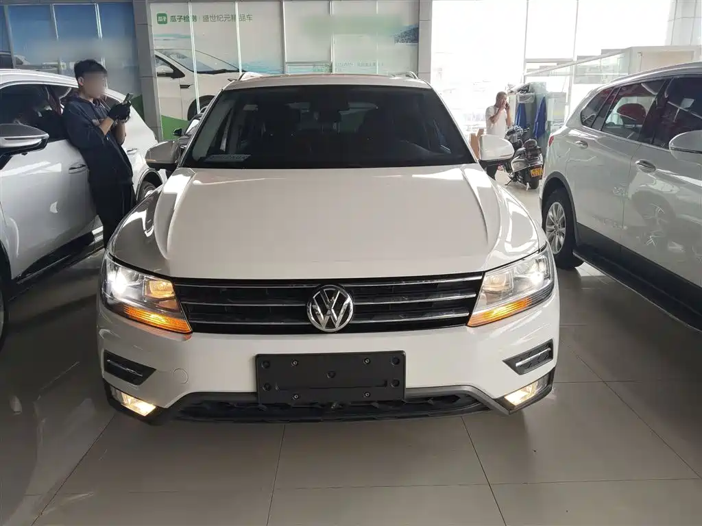 Tiguan L 330 TSI Auto 2 WD Panoramic Comfort CN-VI