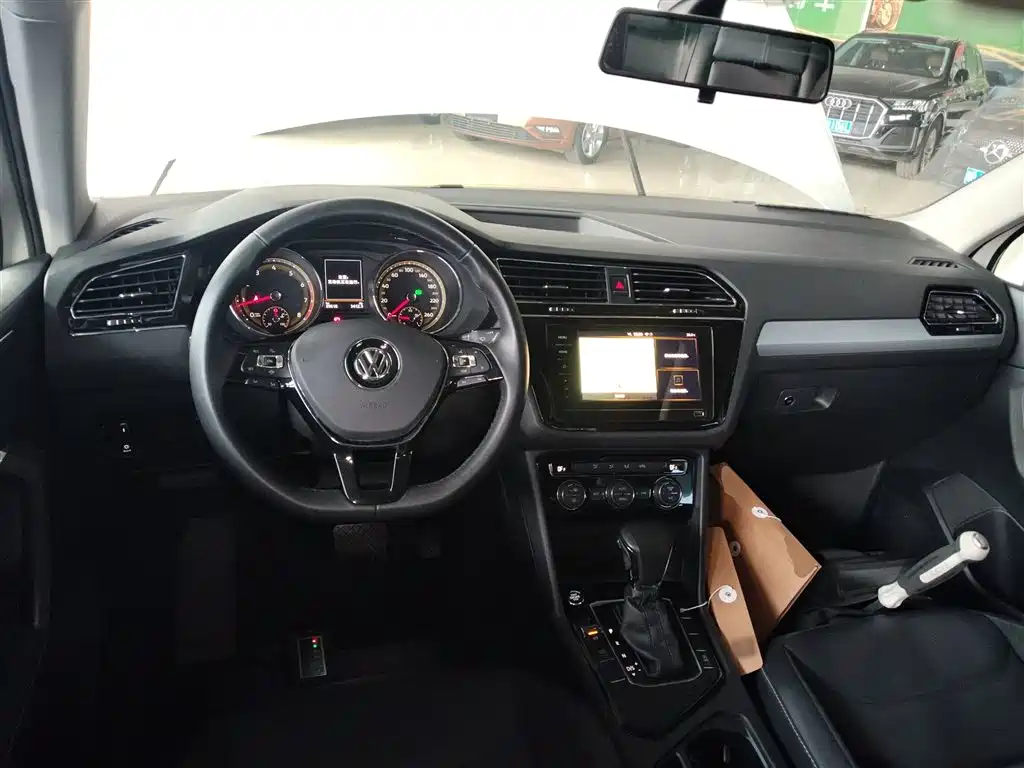 Tiguan L 330 TSI Auto 2 WD Panoramic Comfort CN-VI