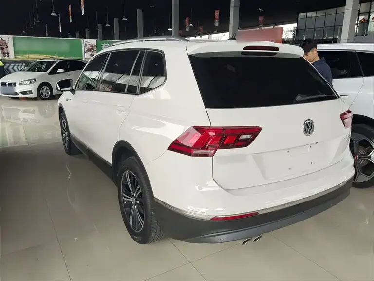 Volkswagen Tiguan L 330 TSI Auto 2 WD Panoramic Comfort CN-VI