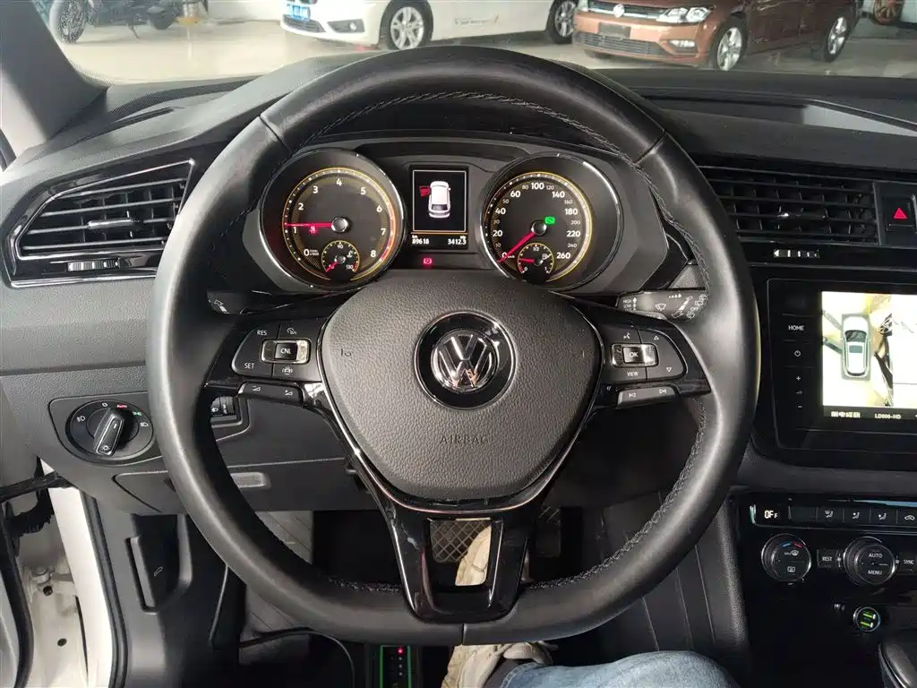 Tiguan L 330 TSI Auto 2 WD Panoramic Comfort CN-VI