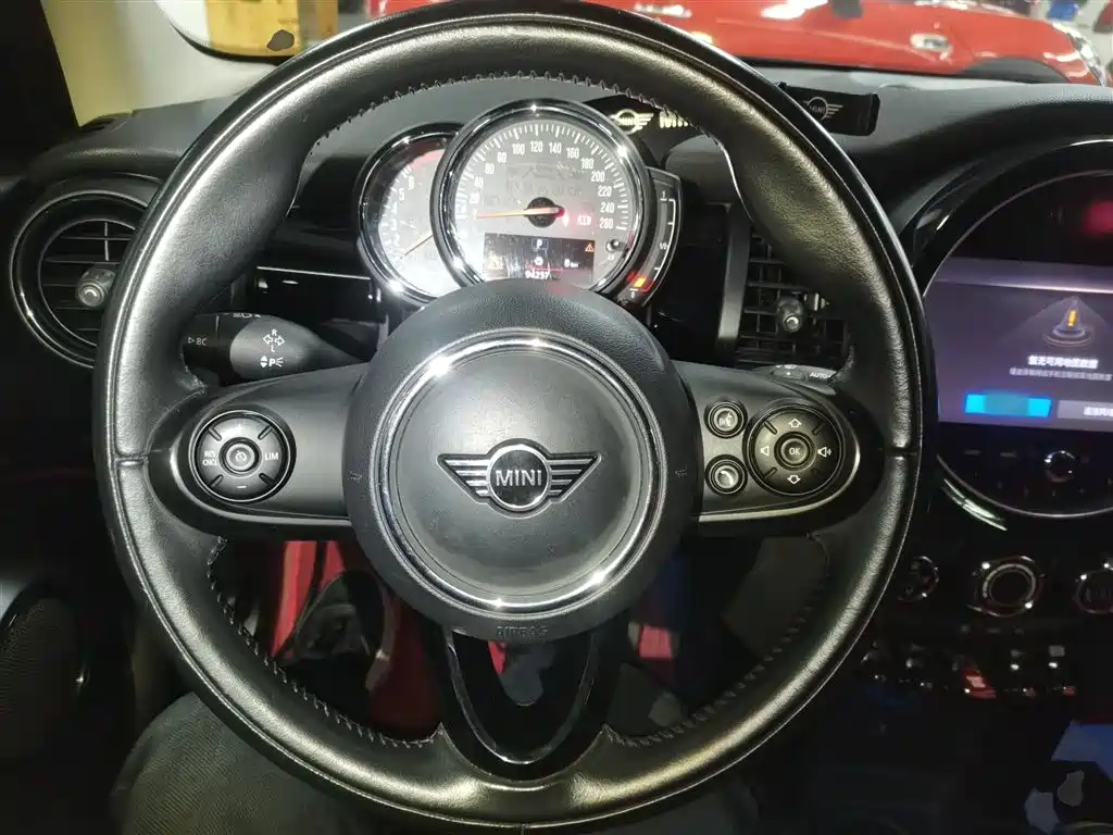 MINI 1.5 T COOPER Classic 5-door
