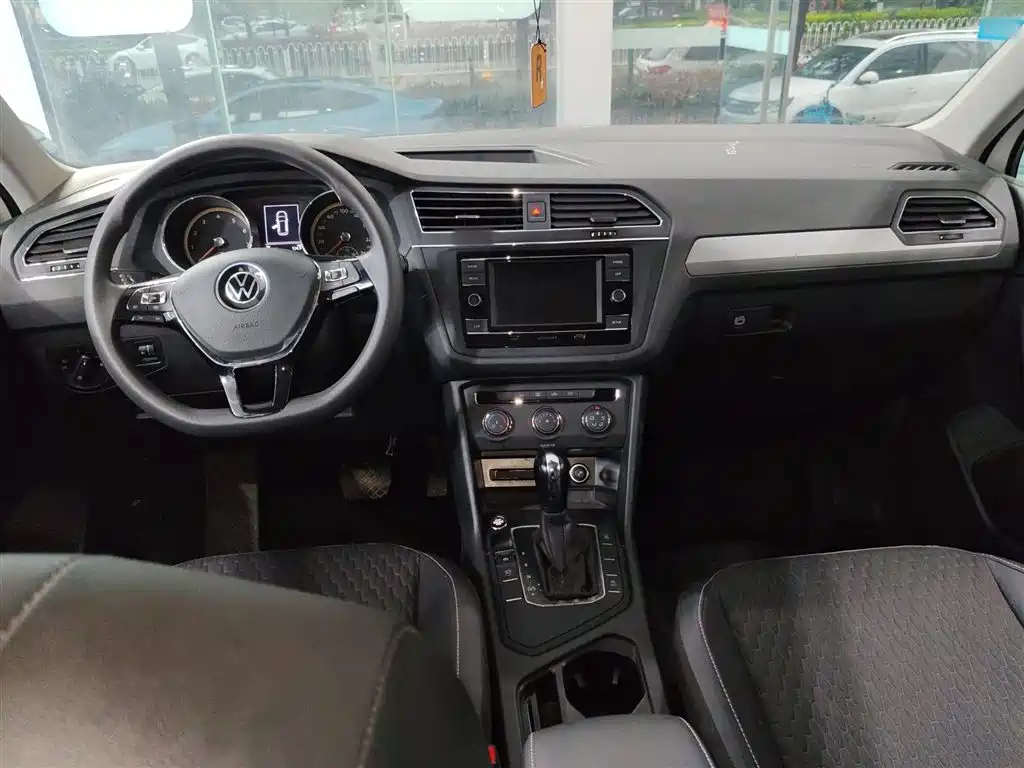 Tiguan L 330 TSI Auto 2 WD Comfort Enjoyment