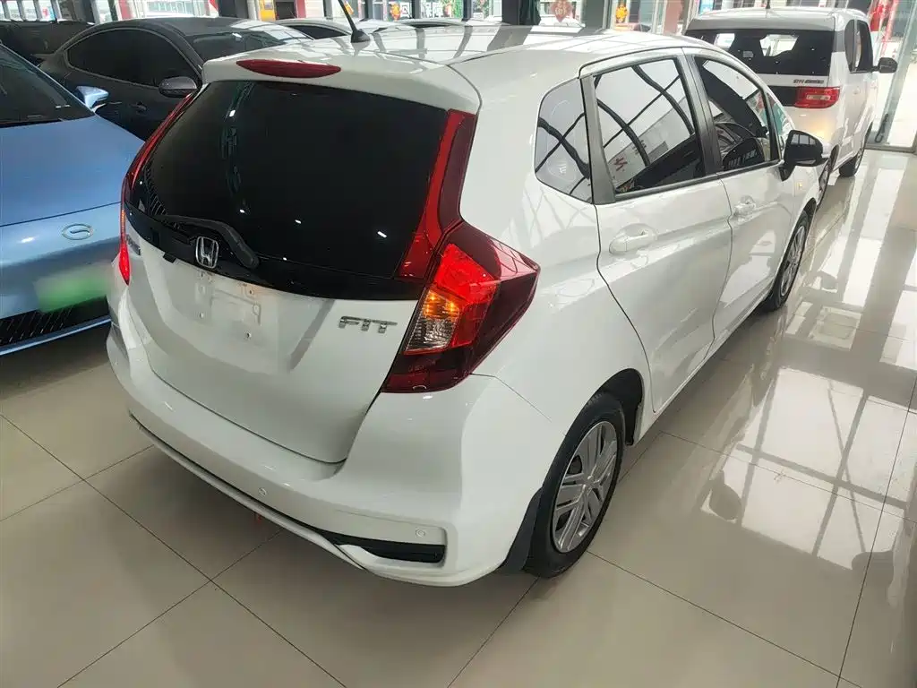Fit 1.5 L CVT Comfort