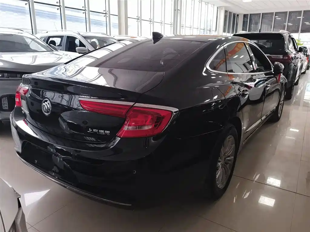 LaCrosse 20 T Luxury
