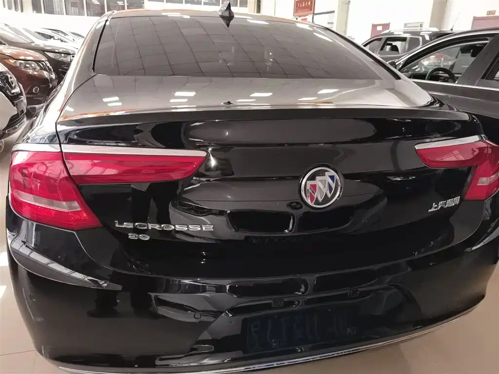 LaCrosse 20 T Luxury