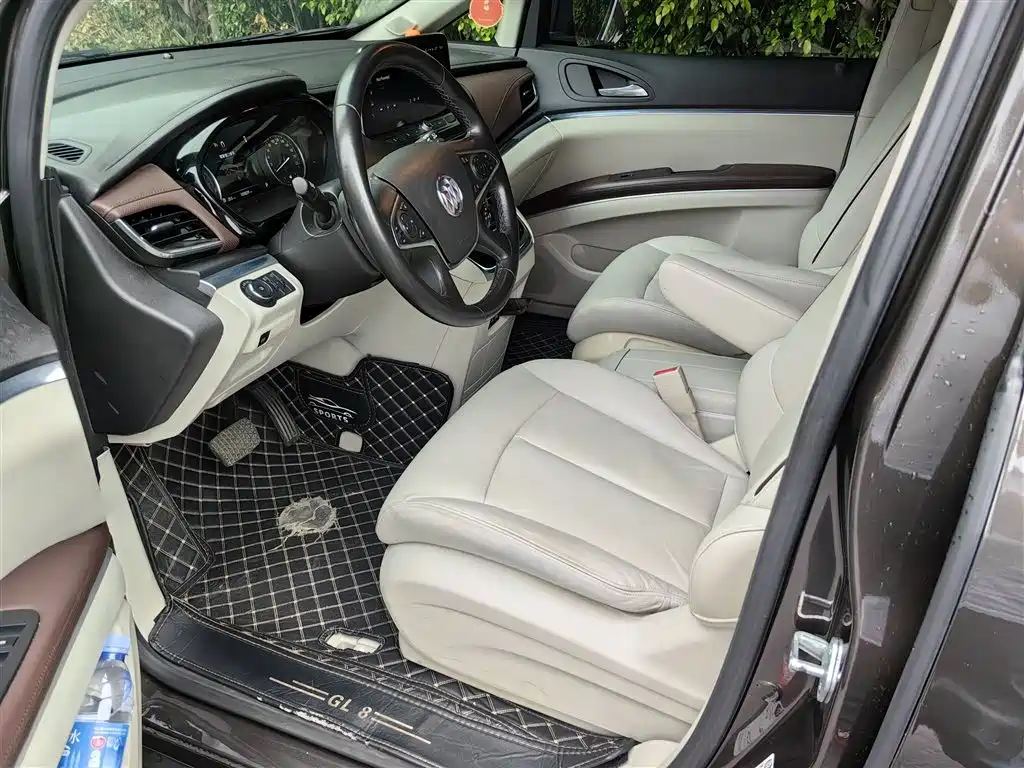 Buick GL8 Land Official Cabin 652 T Distinguished