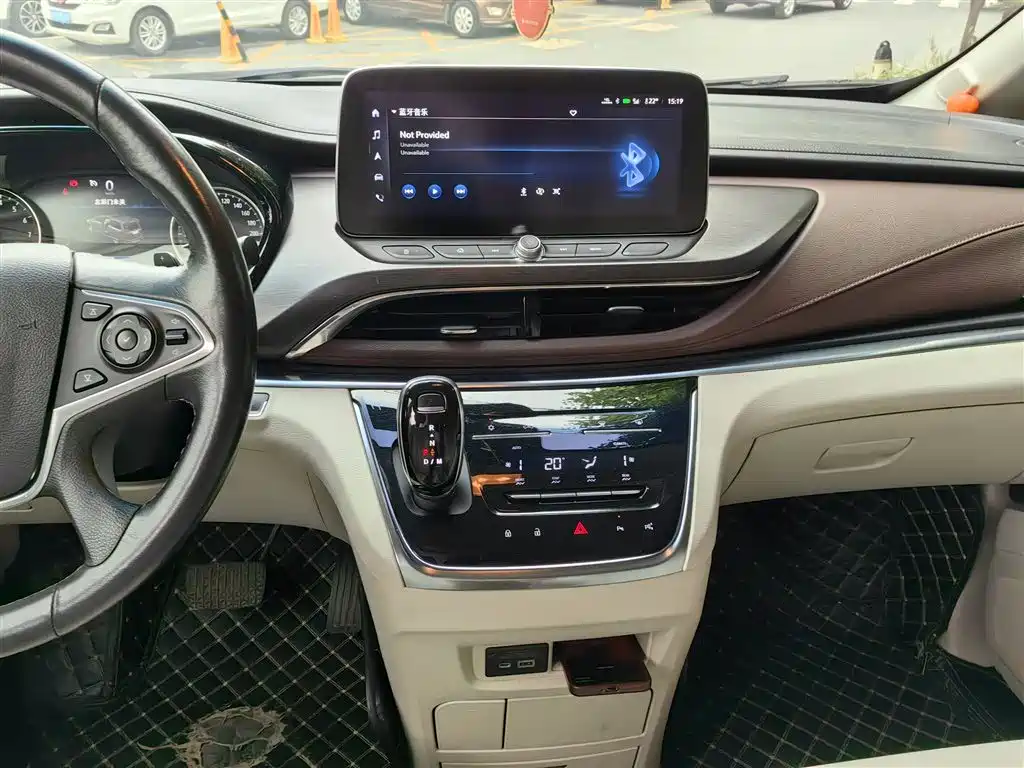 Buick GL8 Land Official Cabin 652 T Distinguished