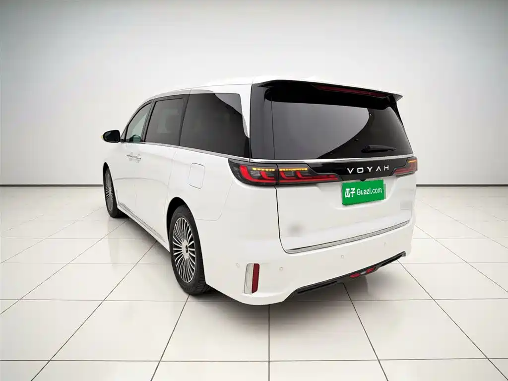 Voyah Dreamer PHEV 4 WD Flagship Kunpeng