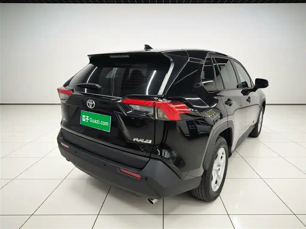 RAV4 2.0 L CVT 2 WD Urban