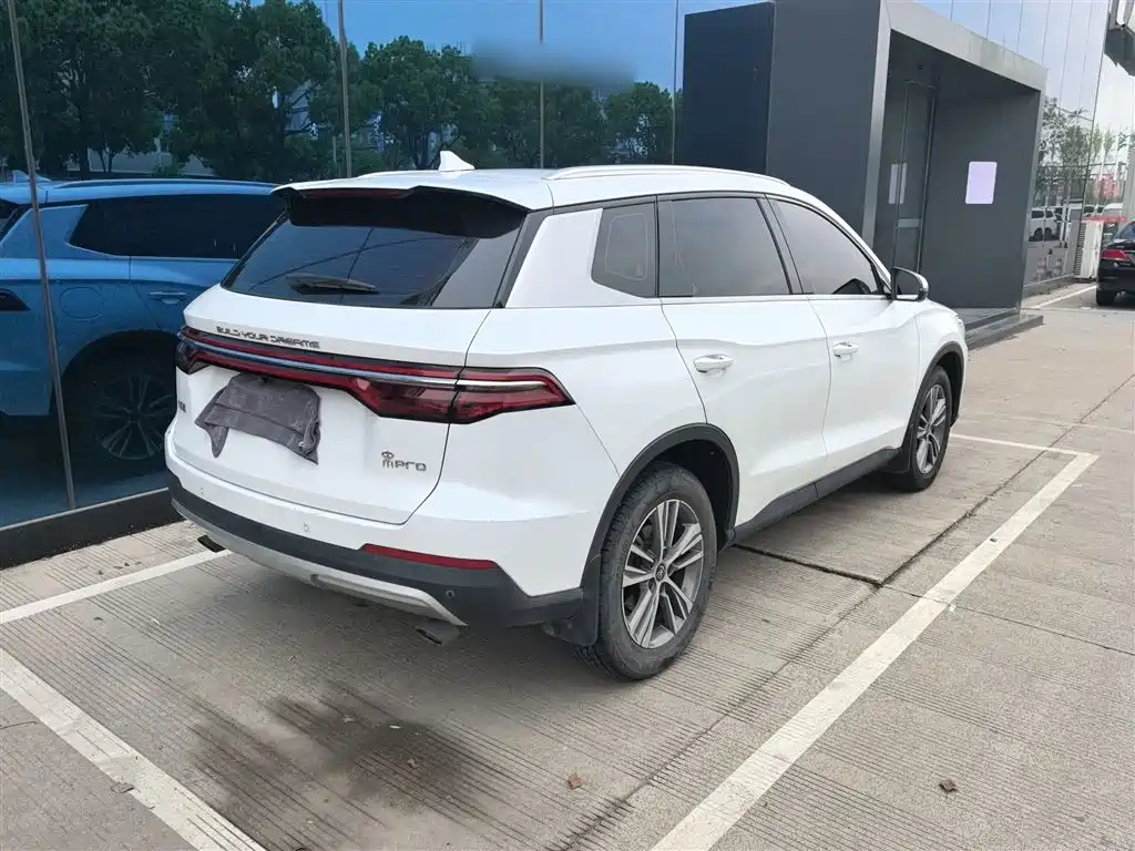 Song Pro 1.5 T Auto Luxury