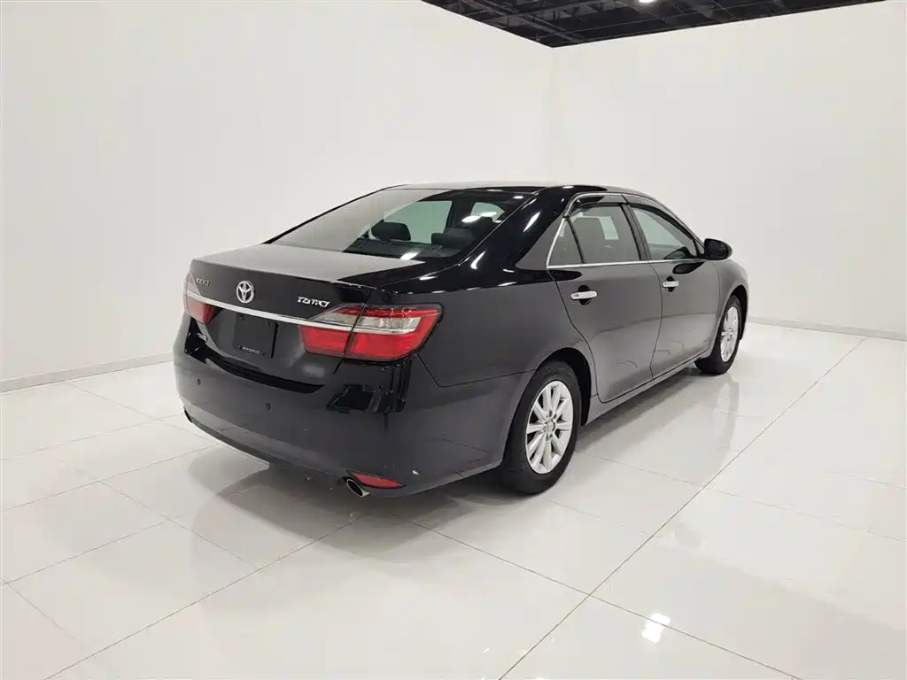 Camry 2.0 G Leading