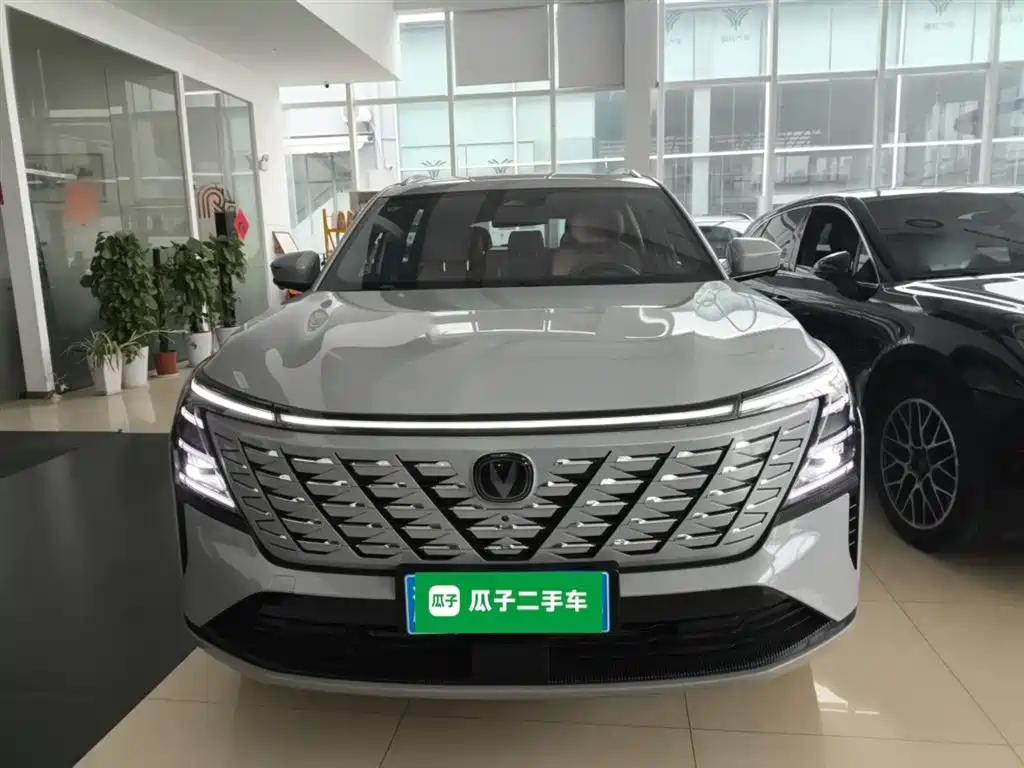 Changan CS75 PLUS 长安CS75 PLUS 2025款 第四代 UItra 2.0 T 新蓝鲸 智慧劲擎型