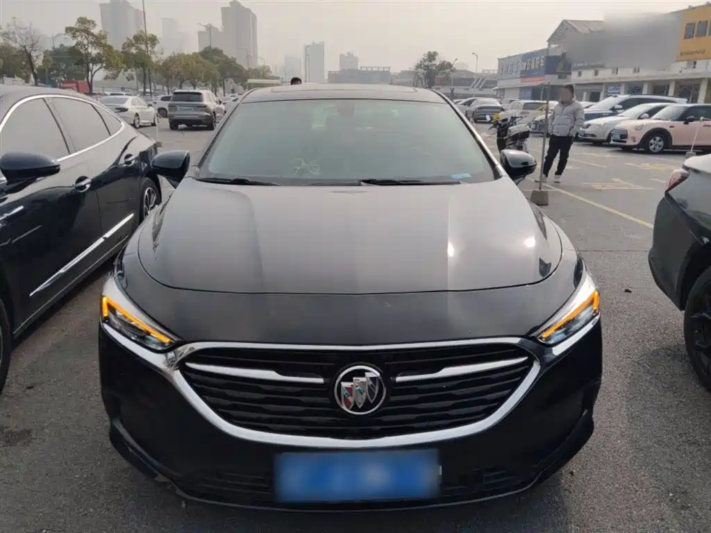 LaCrosse 652 T Luxury