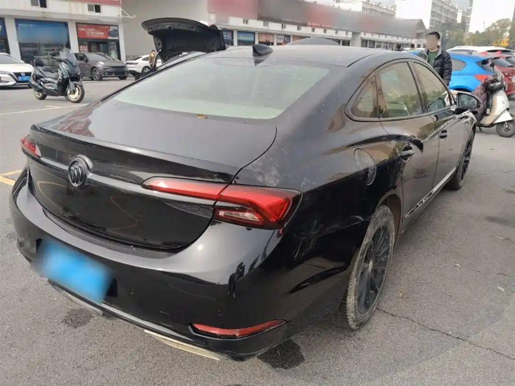 LaCrosse 652 T Luxury
