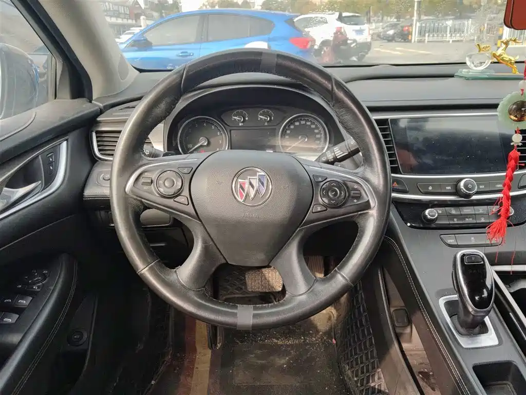 LaCrosse 652 T Luxury