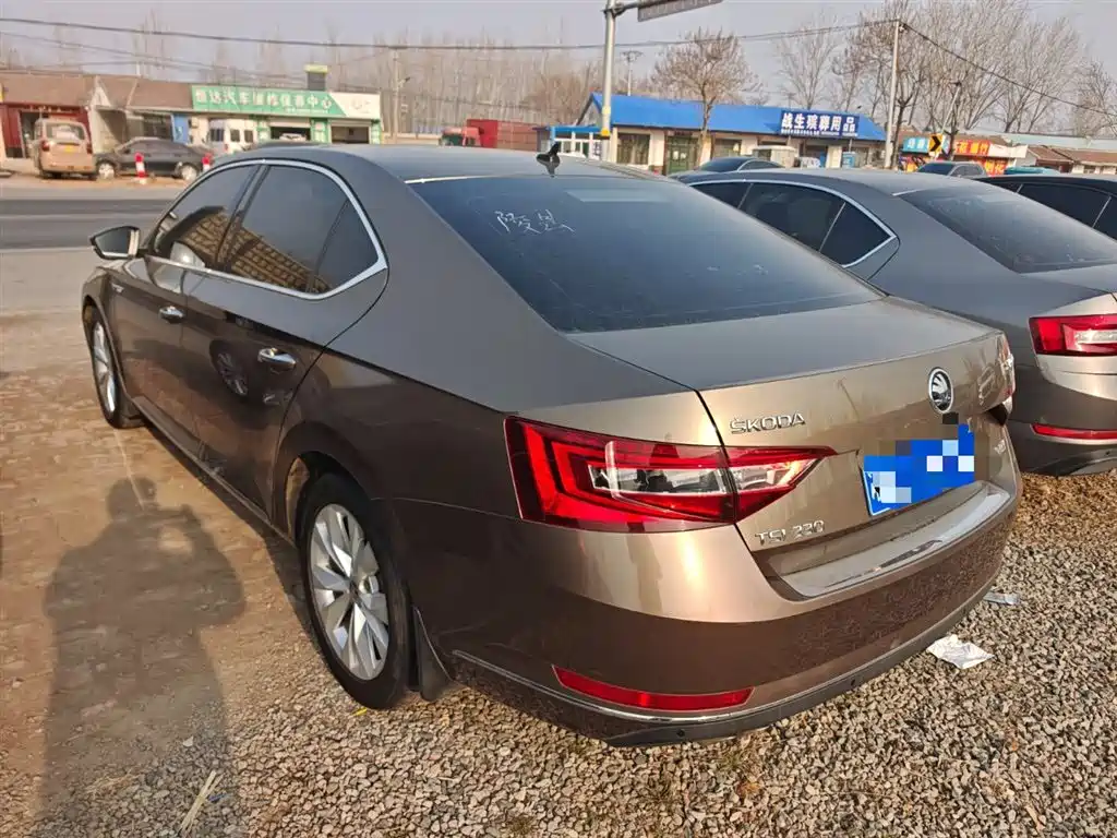 Superb TSI330 DSG Comfort CN-V