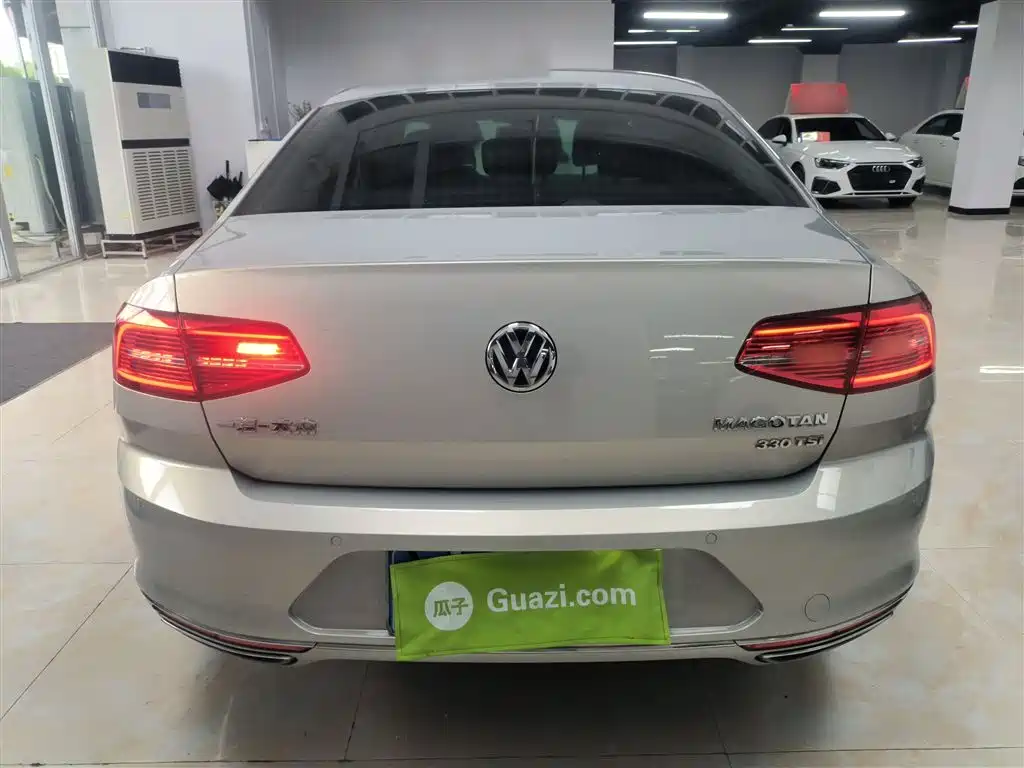 Magotan 330 TSI DSG Leading CN-VI