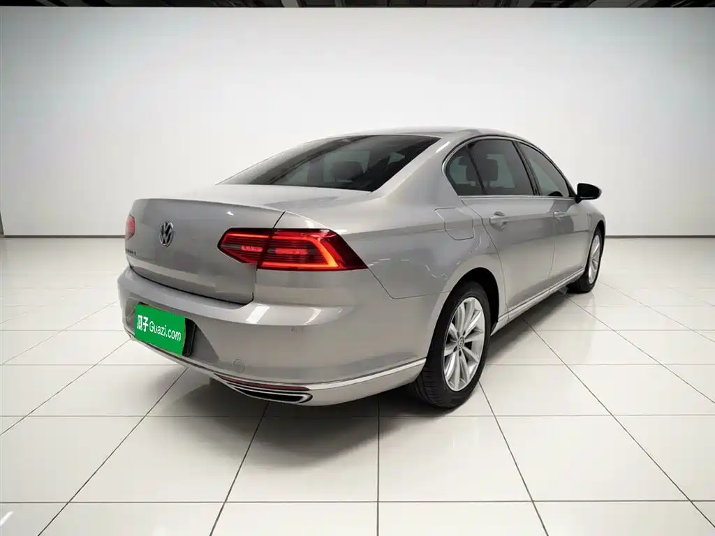 Magotan 330 TSI DSG Leading CN-VI