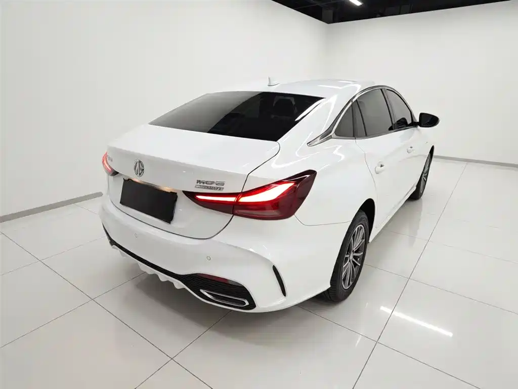 MG5 MG5 2025款 180 DVVT 全球豪华版