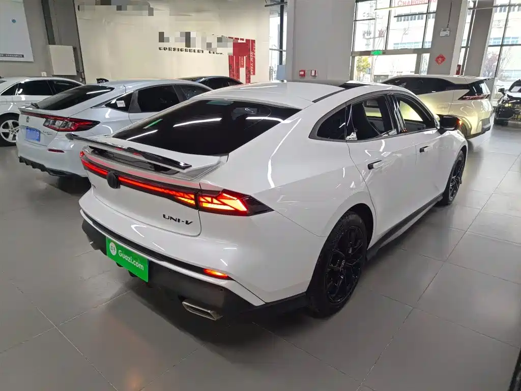 Changan UNI-V 1.5 T Distinguished