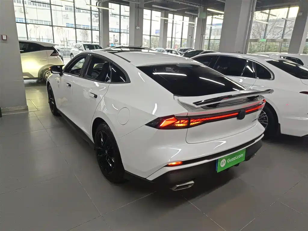 Changan UNI-V 1.5 T Distinguished