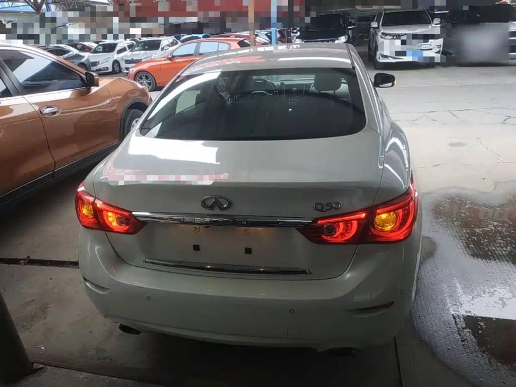 Infiniti Q50 L 2.0 T Comfort