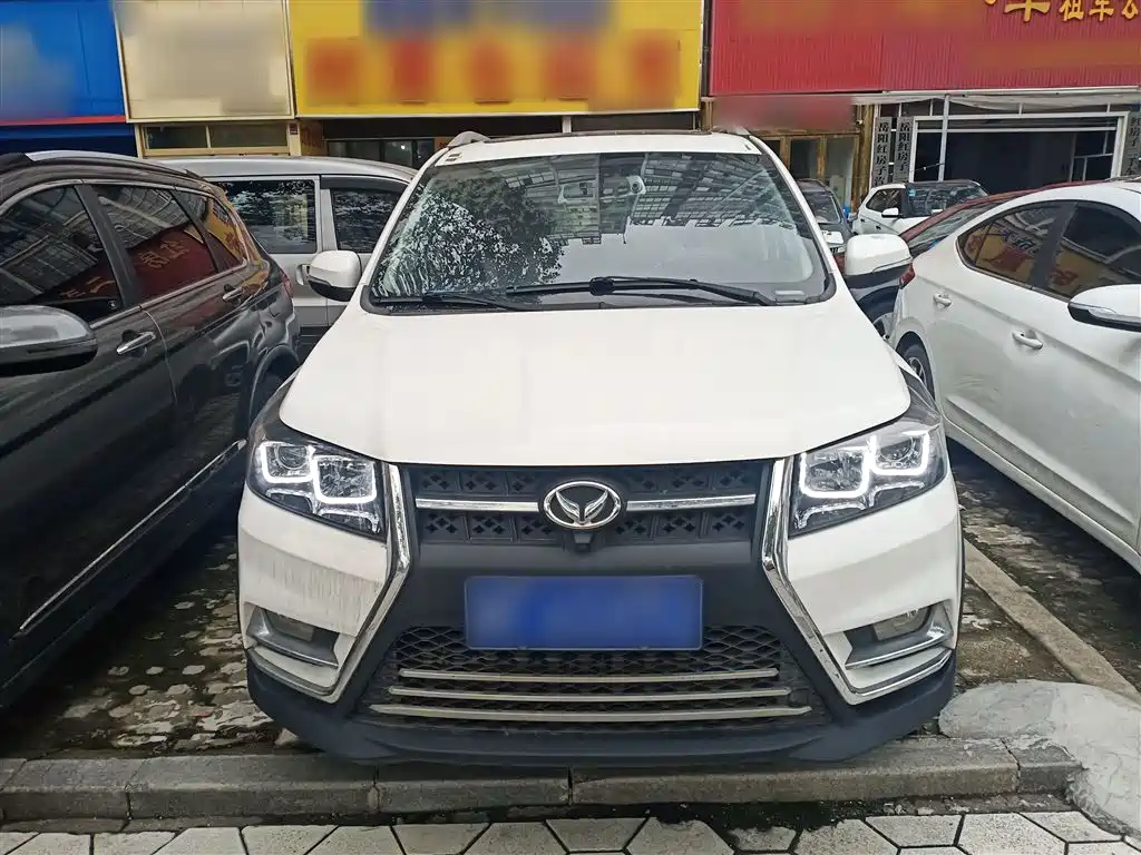 BAIC Huansu S3 S3 L 1.5 L Manual Distinguished