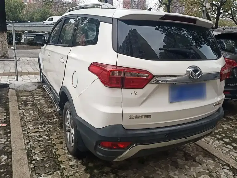 BAIC Huansu S3 S3 L 1.5 L Manual Distinguished