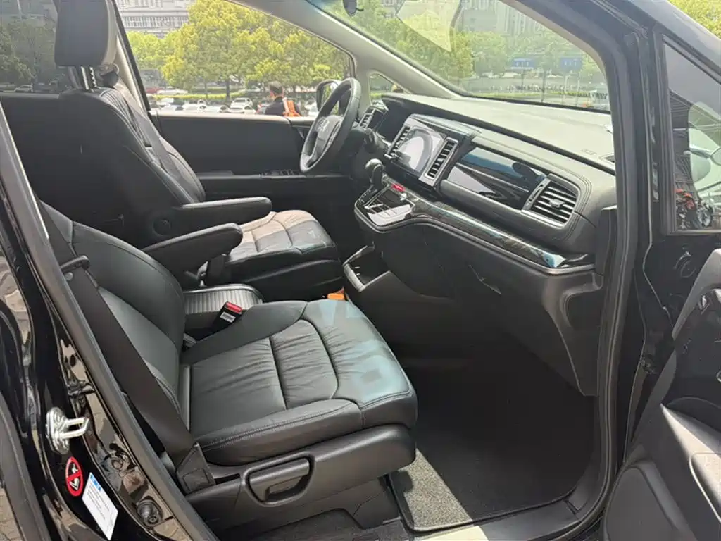 Elysion 2.0 L Hybrid Luxury