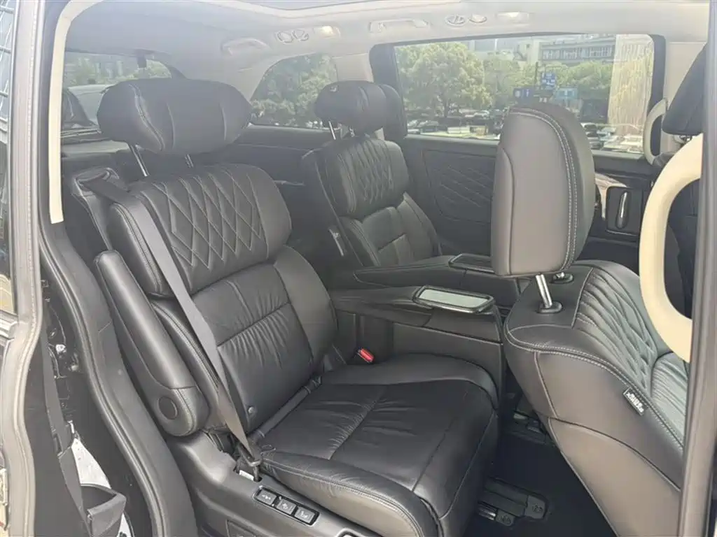Elysion 2.0 L Hybrid Luxury