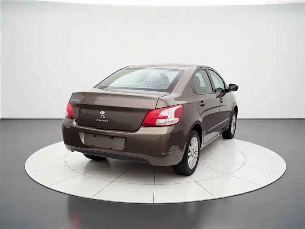 Peugeot 301 1.6 L Manual Comfort