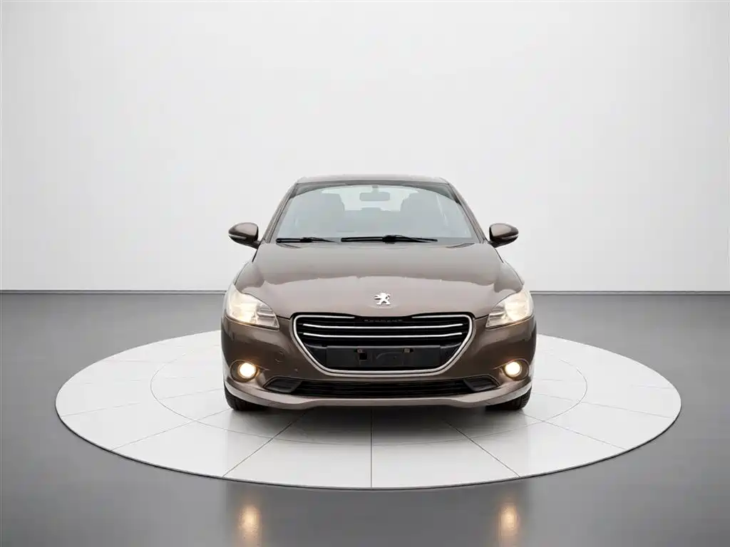 Peugeot 301 1.6 L Manual Comfort