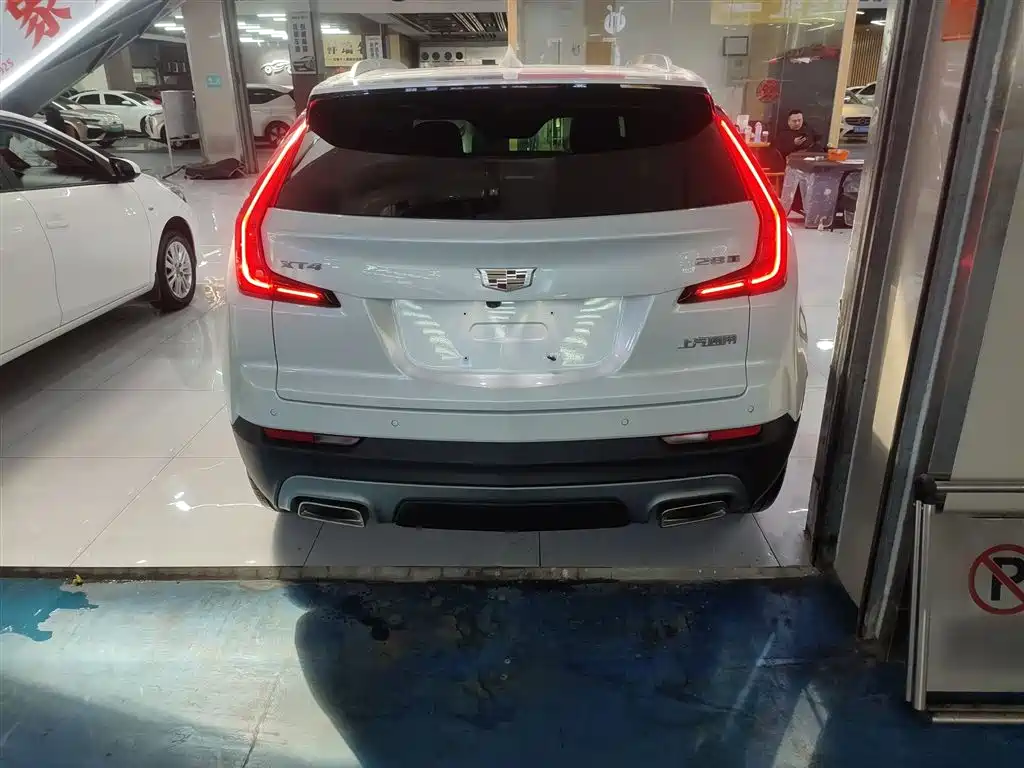 Cadillac XT4 28 T 2 WD Luxury