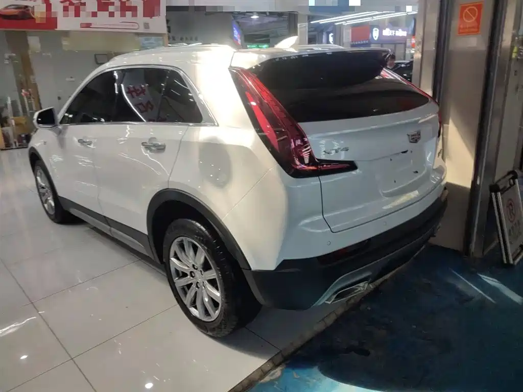 Cadillac XT4 28 T 2 WD Luxury