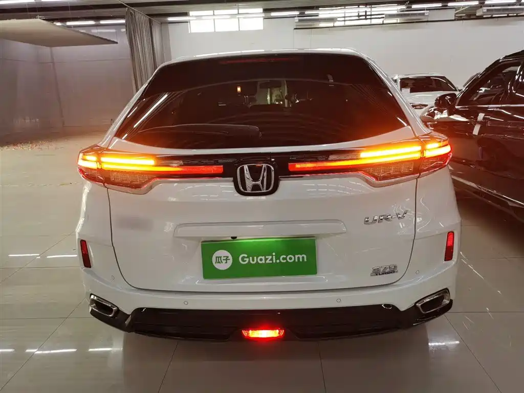 Honda UR-V 370 TURBO 2 WD Graceful