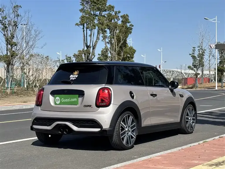 MINI Facelift 2.0 T COOPER S Artist