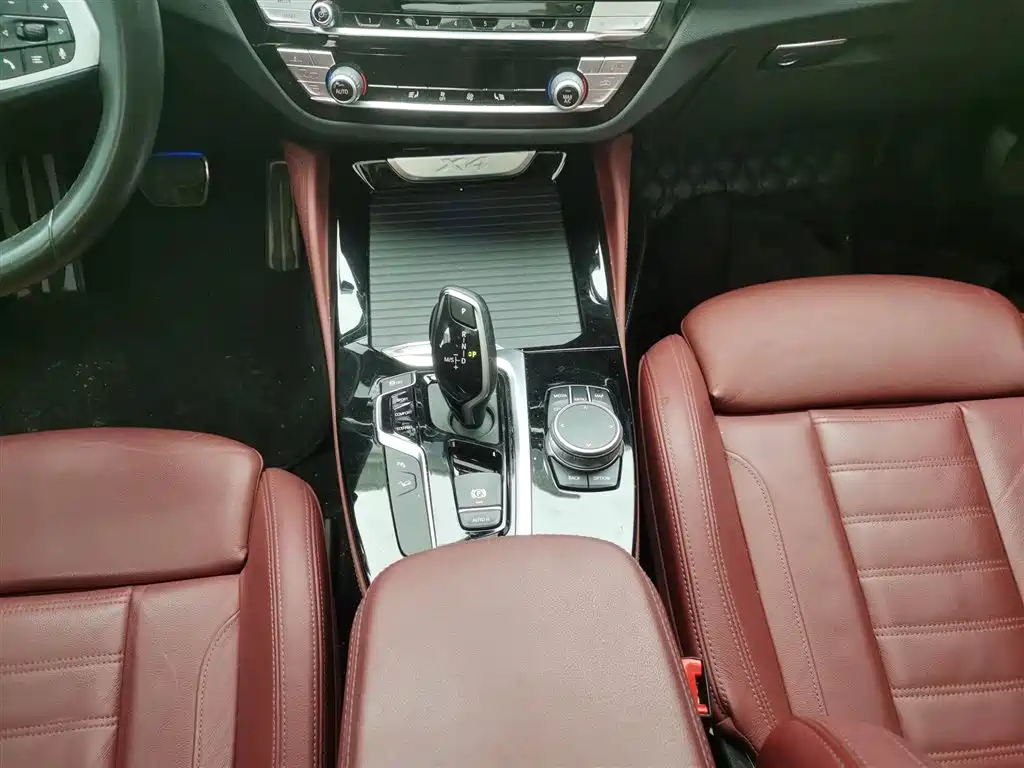 BMW X4 xDrive 25 i M Sport Package