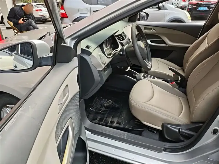 Chevrolet Sail Sail 3 1.3 L AMT Ideal