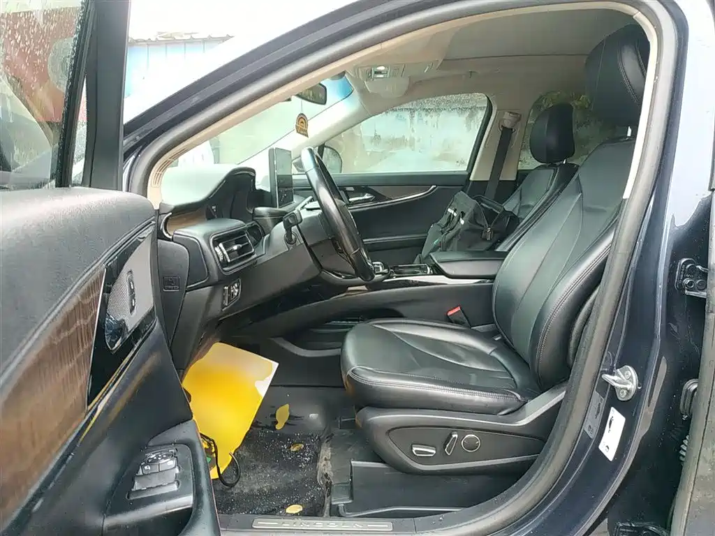 Nautilus 2.0 T 4 WD Premium
