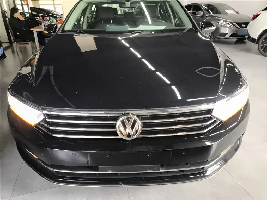 Magotan 330 TSI DSG Luxury CN-VI