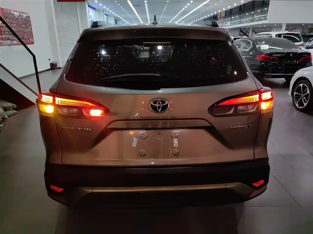 Frontlander 2.0 L Smart e-Hybrid Dual Engine Distinguished