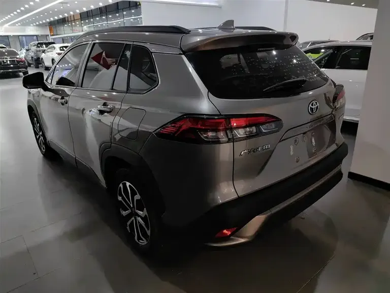 Toyota Frontlander 2.0 L Smart e-Hybrid Dual Engine Distinguished