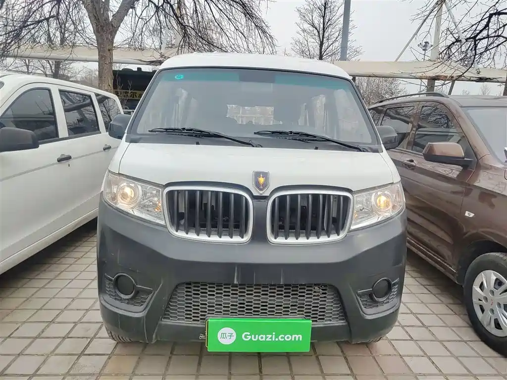 Xiaohaishi X30 1.5 L Super Enjoyment Bus 5 6 7-seat AC SWC15 M